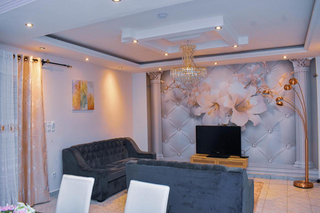 Residence Deluxe Яунде Экстерьер фото