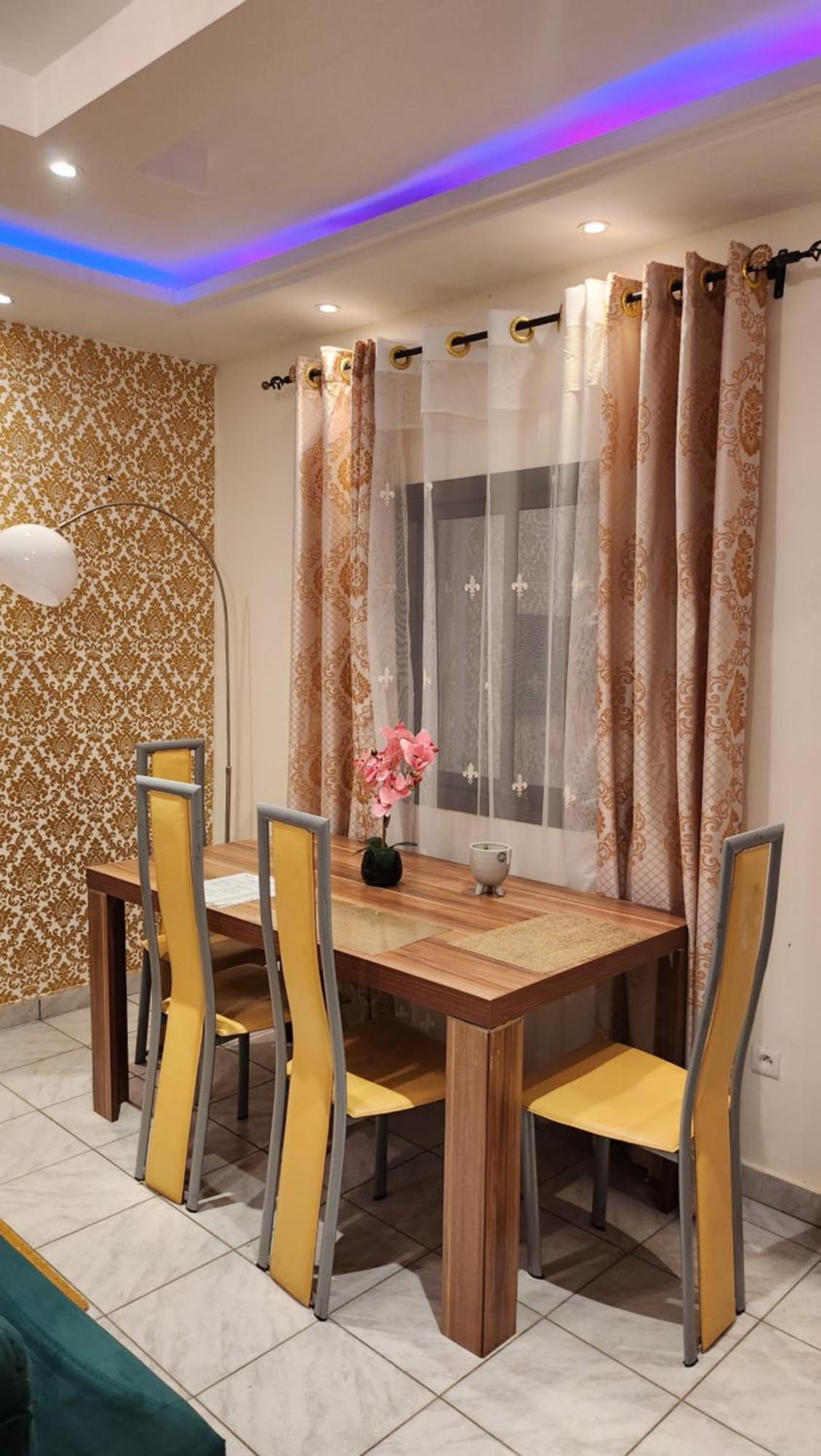 Residence Deluxe Яунде Экстерьер фото